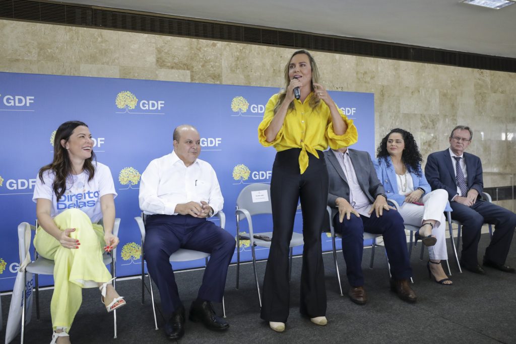 A vice-governadora Celina Leão ressaltou que o trabalho será conjunto: “Todos os esforços de todas as secretarias são para apoiar as nossas mulheres que sofrem violência doméstica” | Fotos: Renato Alves/Agência Brasília