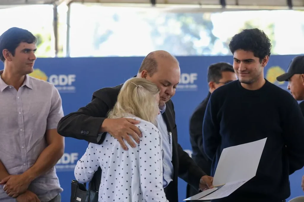 Ibaneis e o filho, João Pedro Rocha. Renato Alves/Agência Brasília