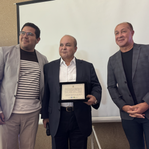 Ibaneis Rocha (centro) e o administrador de Vicente Pires, Anchieta Coimbra (direita). Foto: Brasília Capital