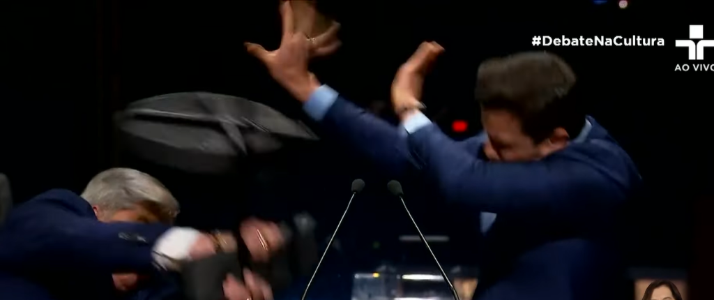 Em 2024, Pablo Marçal levou uma cadeirada de seu oponente, José Luiz Datena