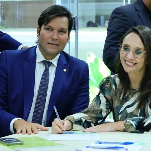 Rogério Negreiros e Renata Abreu. Foto: Luã Tomasson/ASCOM Robério Negreiros