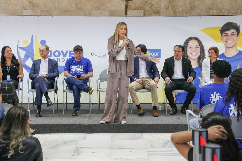 Celina Leão com Paulo Octávio, Agaciel Maia, Rodrigo Delmasso. Foto: Matheus Borges/Agência Brasília
