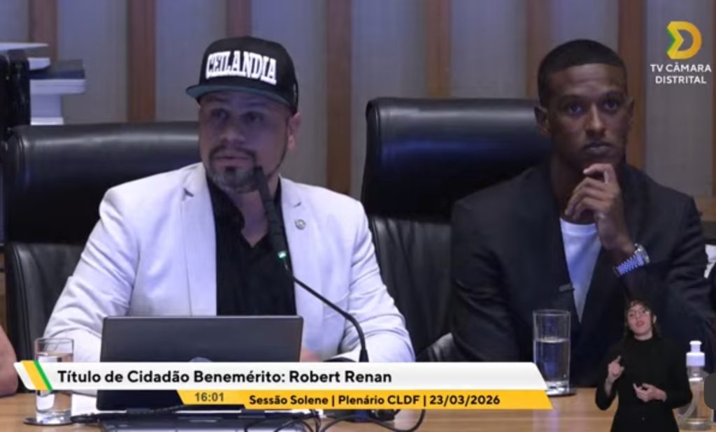 Max Maciel ao lado de Robert Renan. Foto: Reprodução CLDF